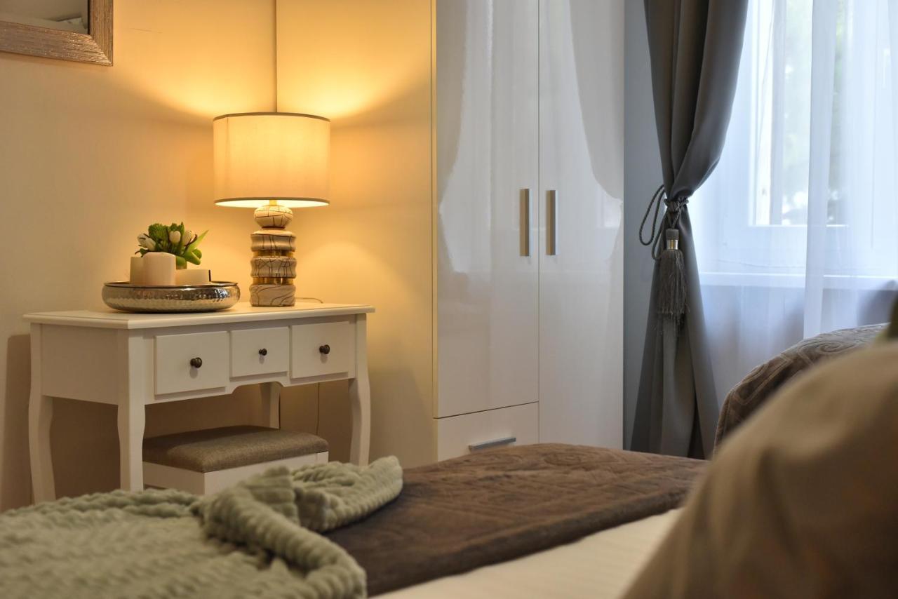 Zadar Center Beach Apartment - Directly On The Sea ภายนอก รูปภาพ