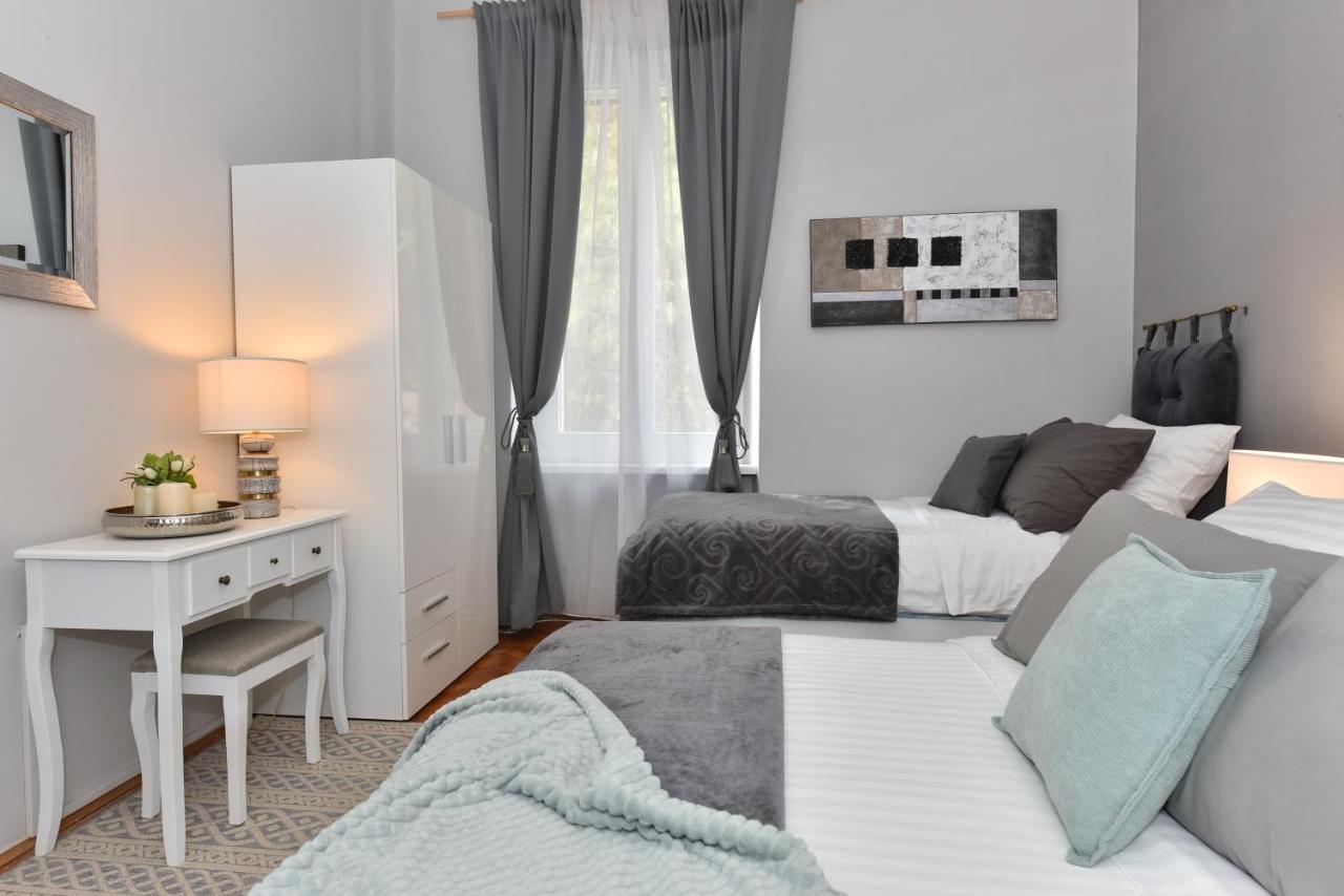 Zadar Center Beach Apartment - Directly On The Sea ภายนอก รูปภาพ