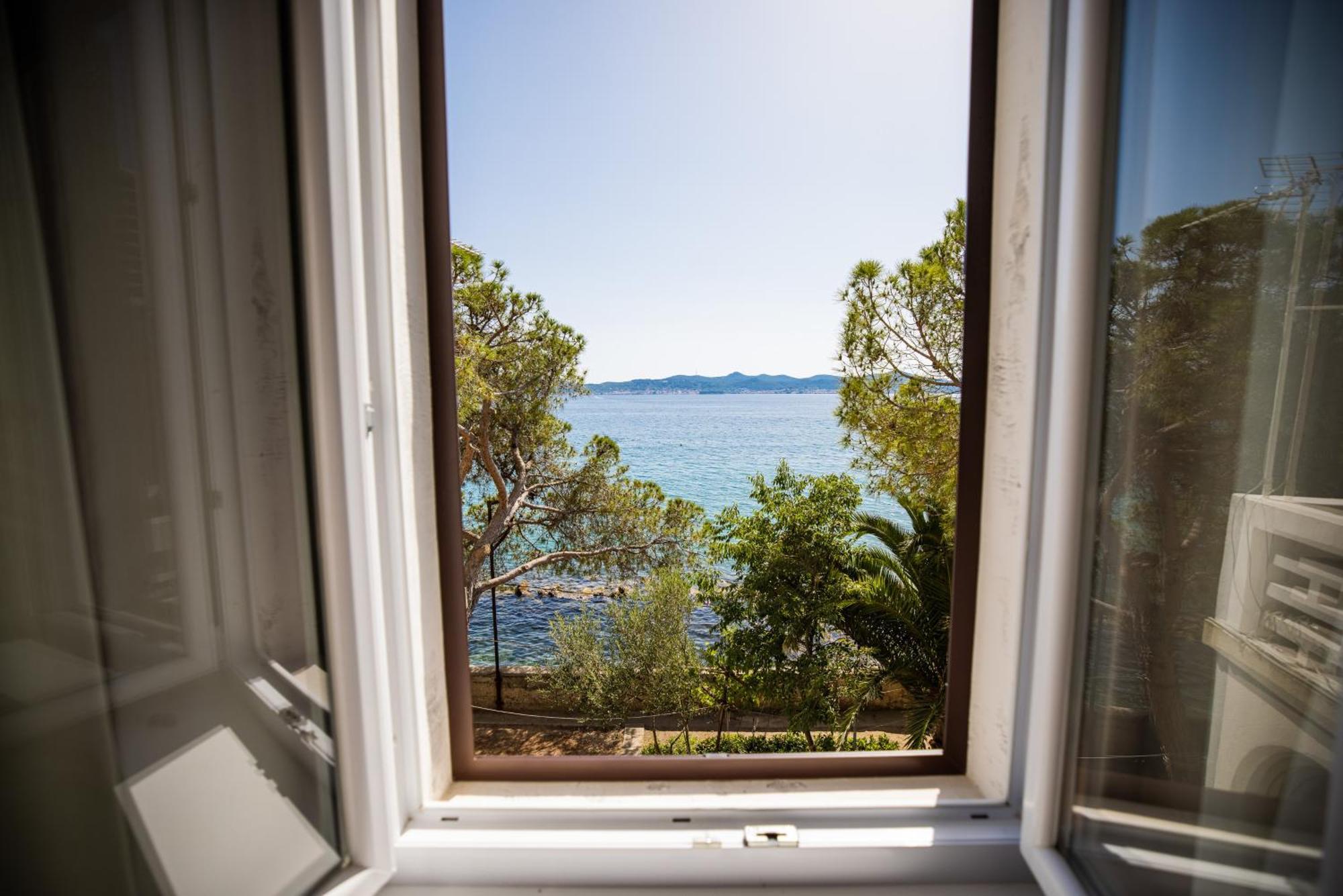 Zadar Center Beach Apartment - Directly On The Sea ภายนอก รูปภาพ