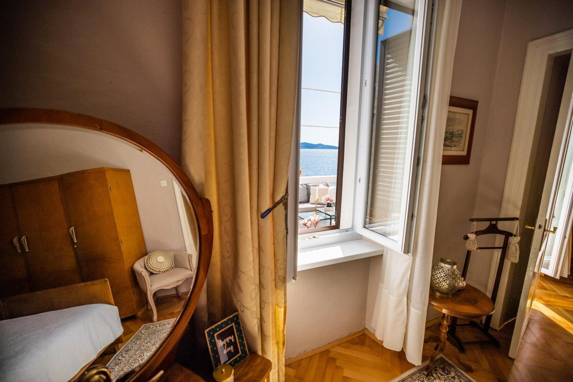 Zadar Center Beach Apartment - Directly On The Sea ภายนอก รูปภาพ